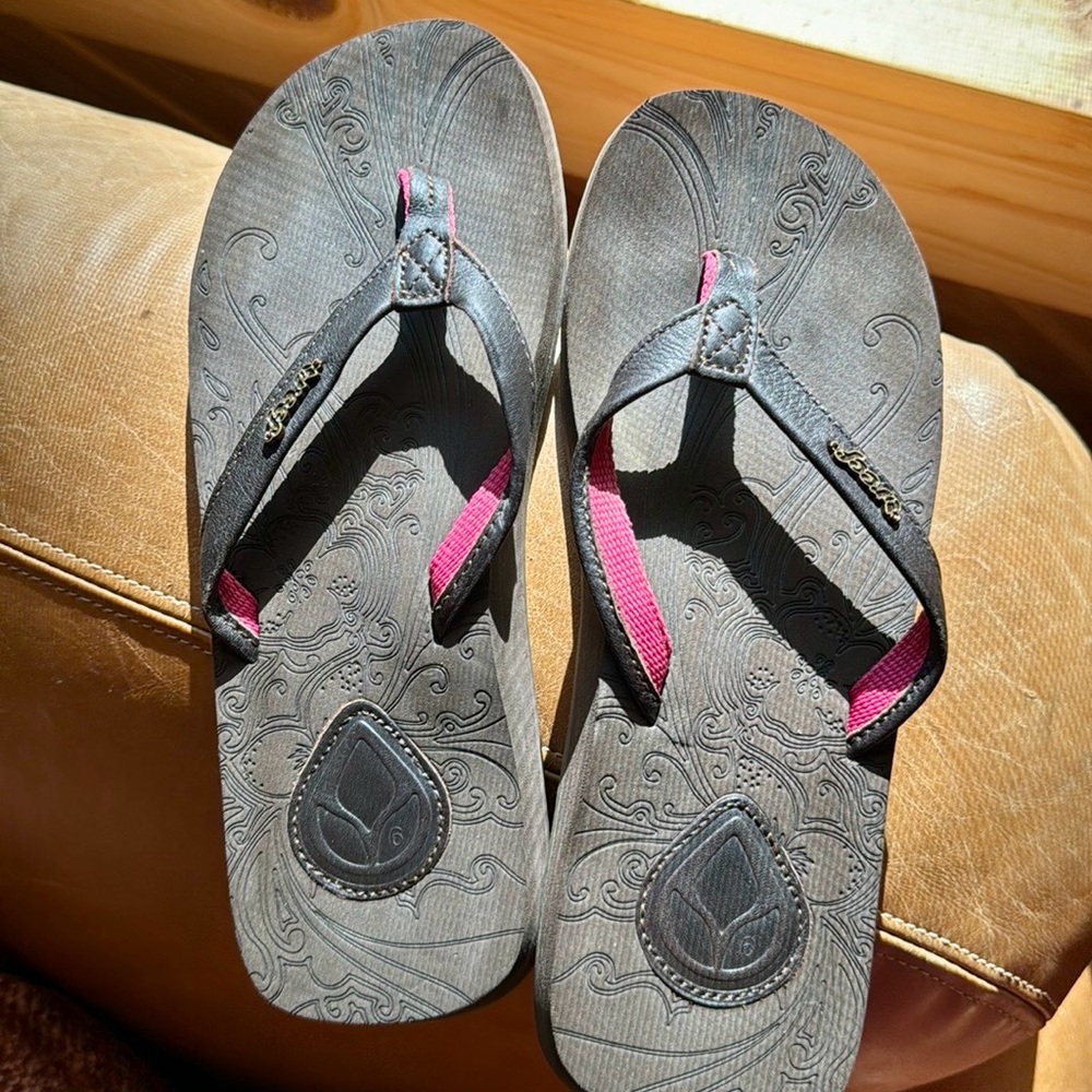 REEF Flip Flops women’s sz 6